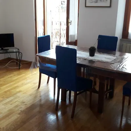 Apartamento Via Piantarose, 12 *