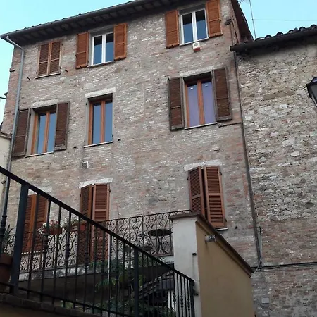 Via Piantarose, 12 * Perugia